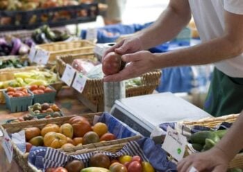 Why eat locally grown food? The way we eat has an enormous impact on our personal health and the health of our communities and environment. Click to discover why...